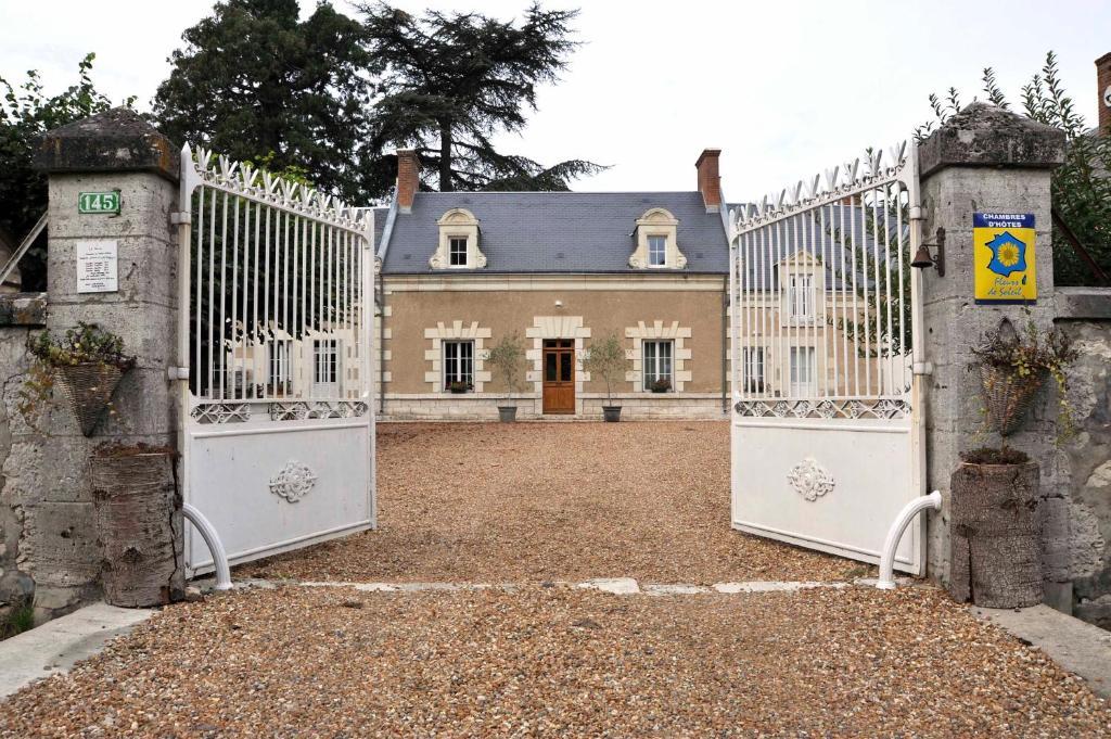Chambres Et Tables D'Hotes Le Voriou Couddes Exterior foto